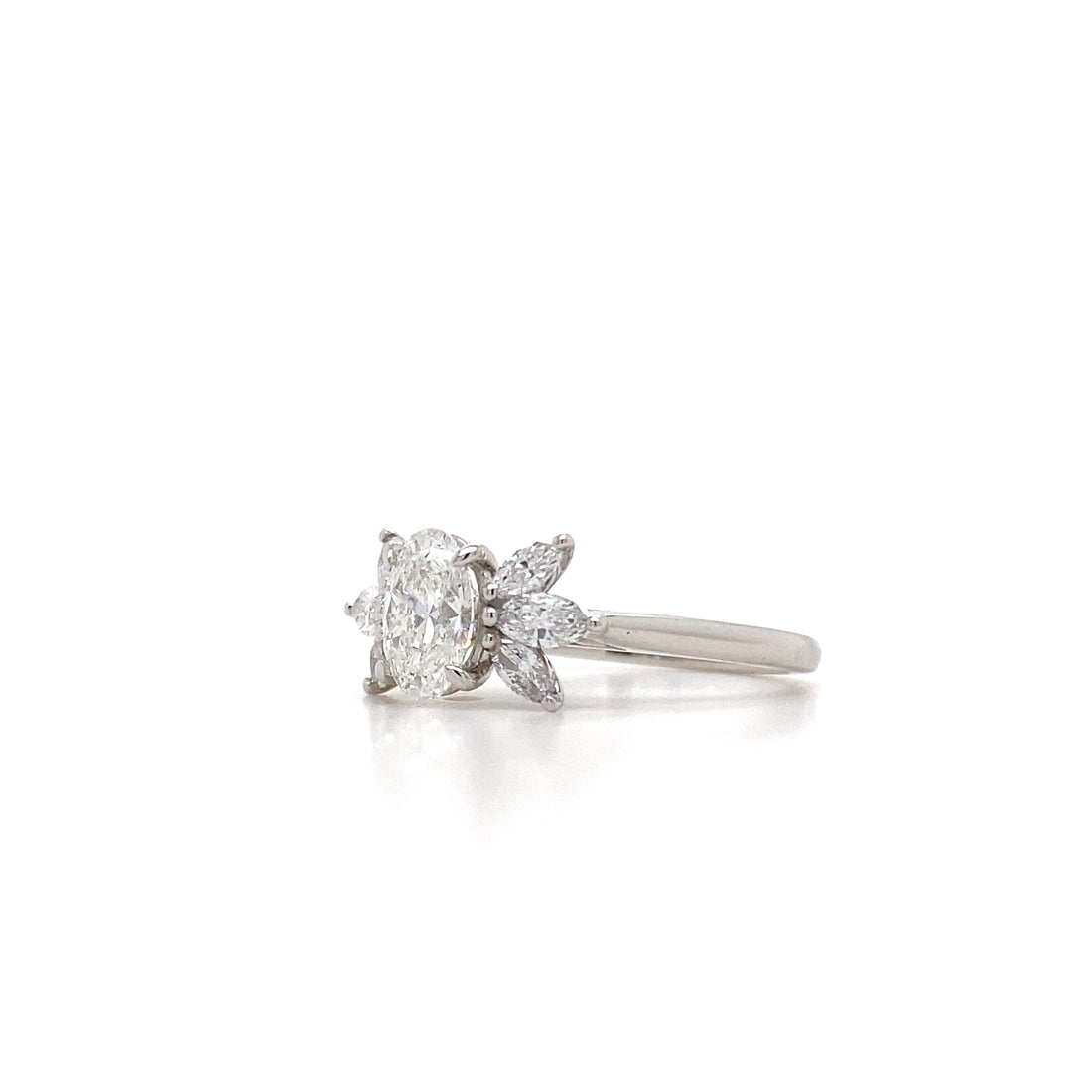 Bouquet Lab Diamond Ring