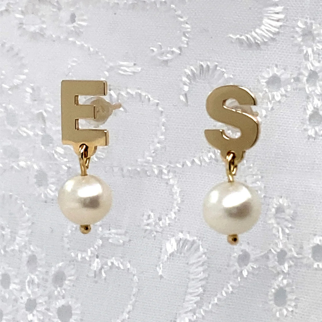 It Girl Pearl Earrings