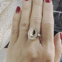 Motif Oval Ring