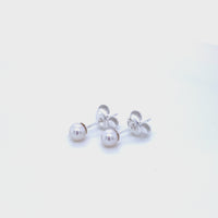 Pearl studs