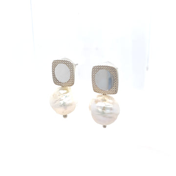 Motif Pearl Drop Earrings