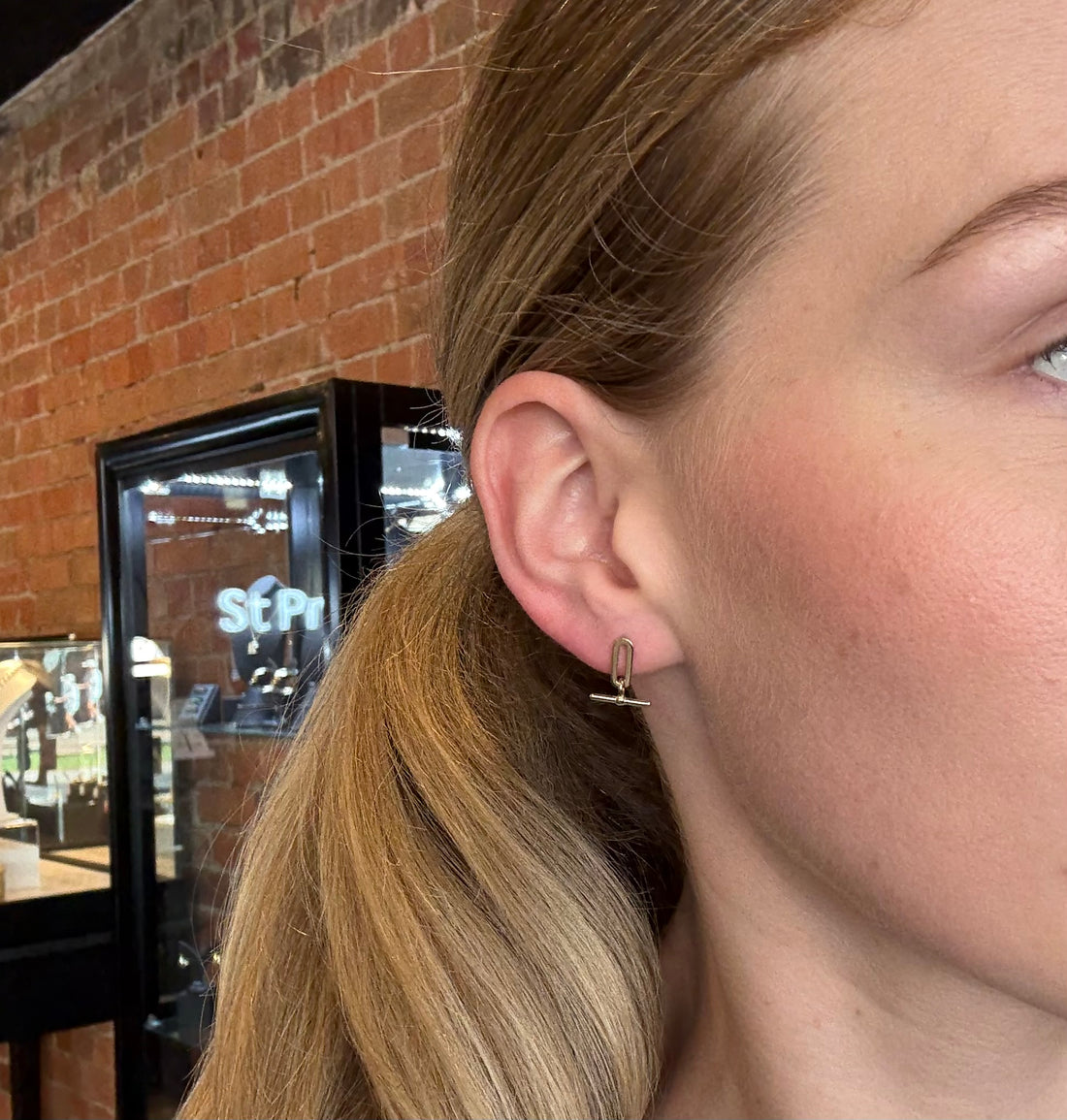 Faye Bar Drop Studs - Gold