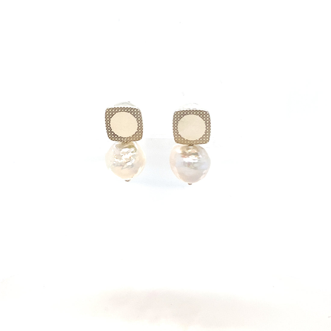 Motif Pearl Drop Earrings